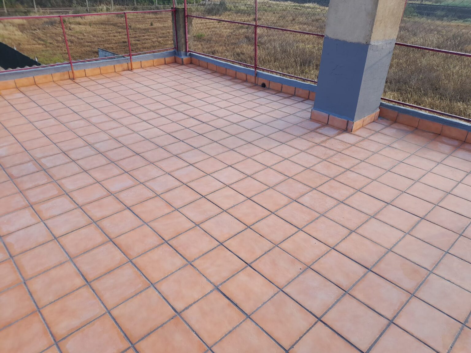 Casimiro Jumbo: Colocación de suelos cerámicos y laminados